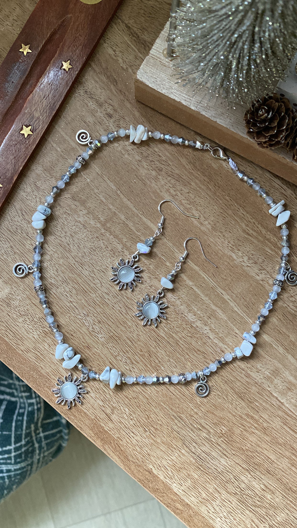 Howlite White Sun