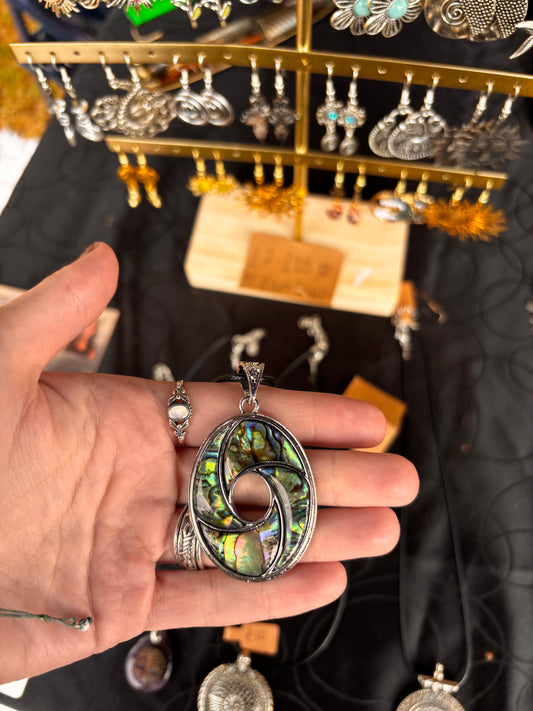 Abalone pendant necklace