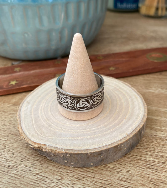 Triquetra Knot Ring