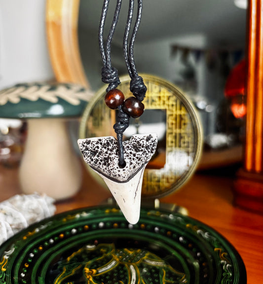 Tooth Patterned Necklace