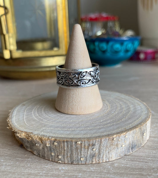 Vintage Silver Gothic Eye Ring