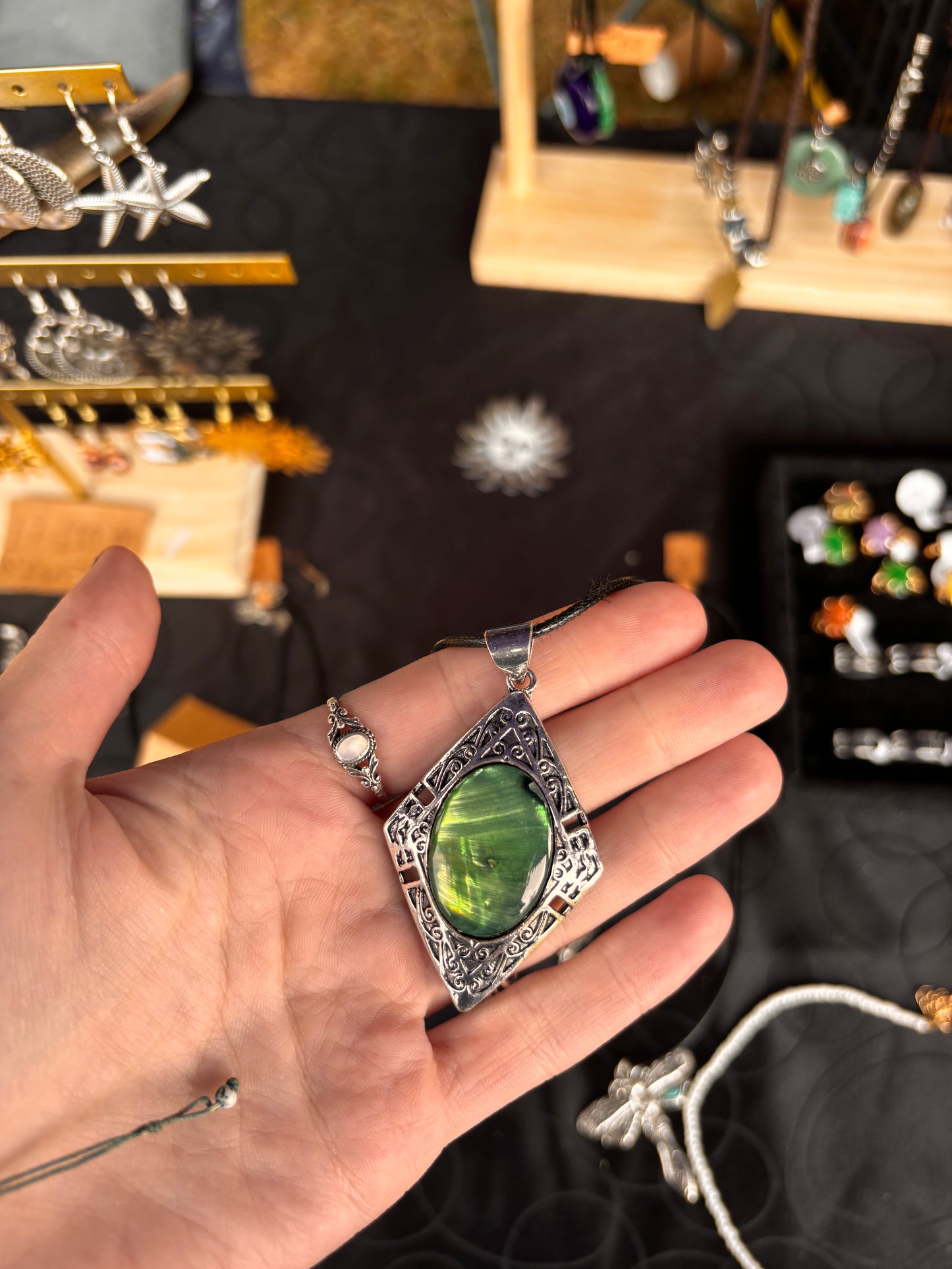 Crystal pendant necklace