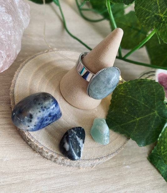 Tourmalinated Quartz Ring